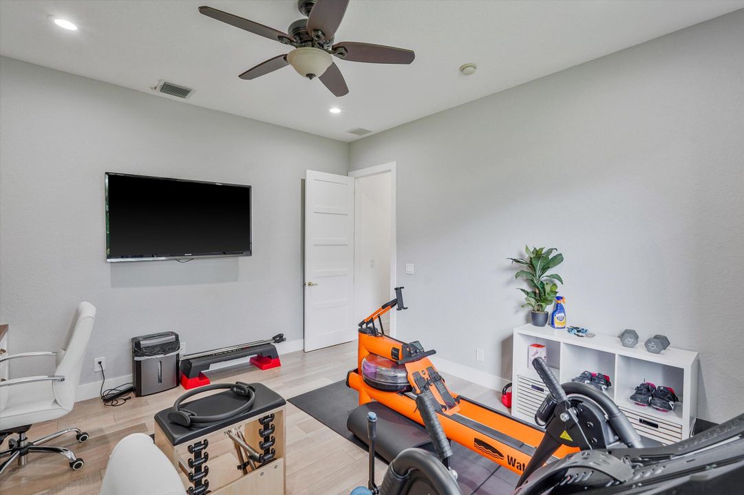 For Rent: $7,750 (5 beds, 3 baths, 3399 Square Feet)