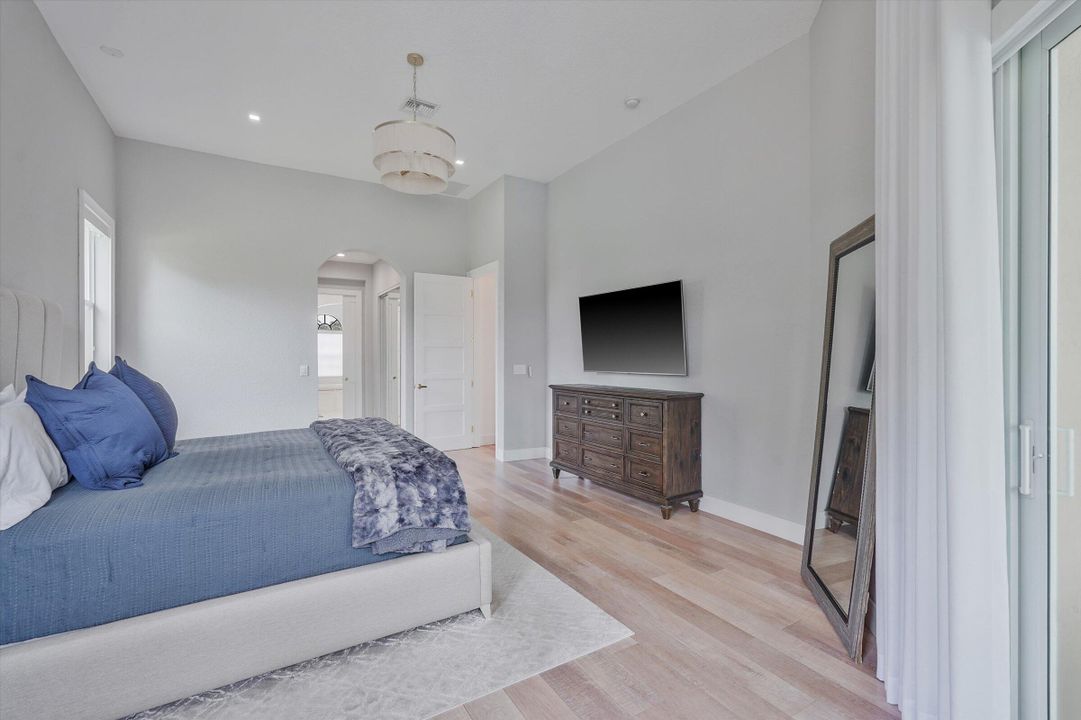 For Rent: $7,750 (5 beds, 3 baths, 3399 Square Feet)