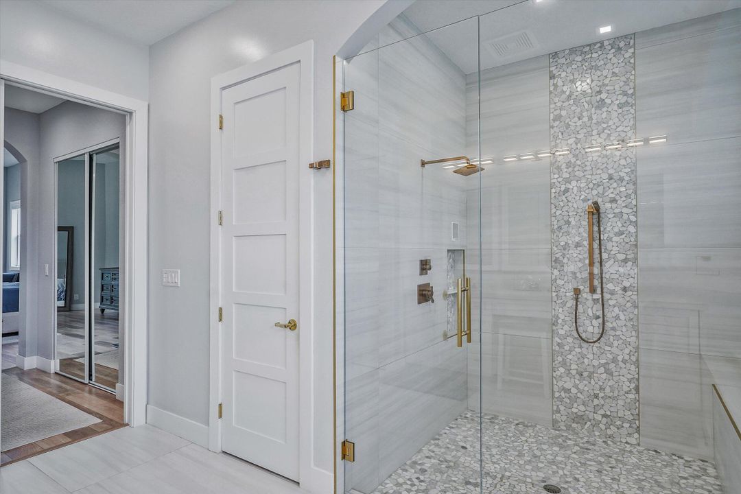 For Rent: $7,750 (5 beds, 3 baths, 3399 Square Feet)