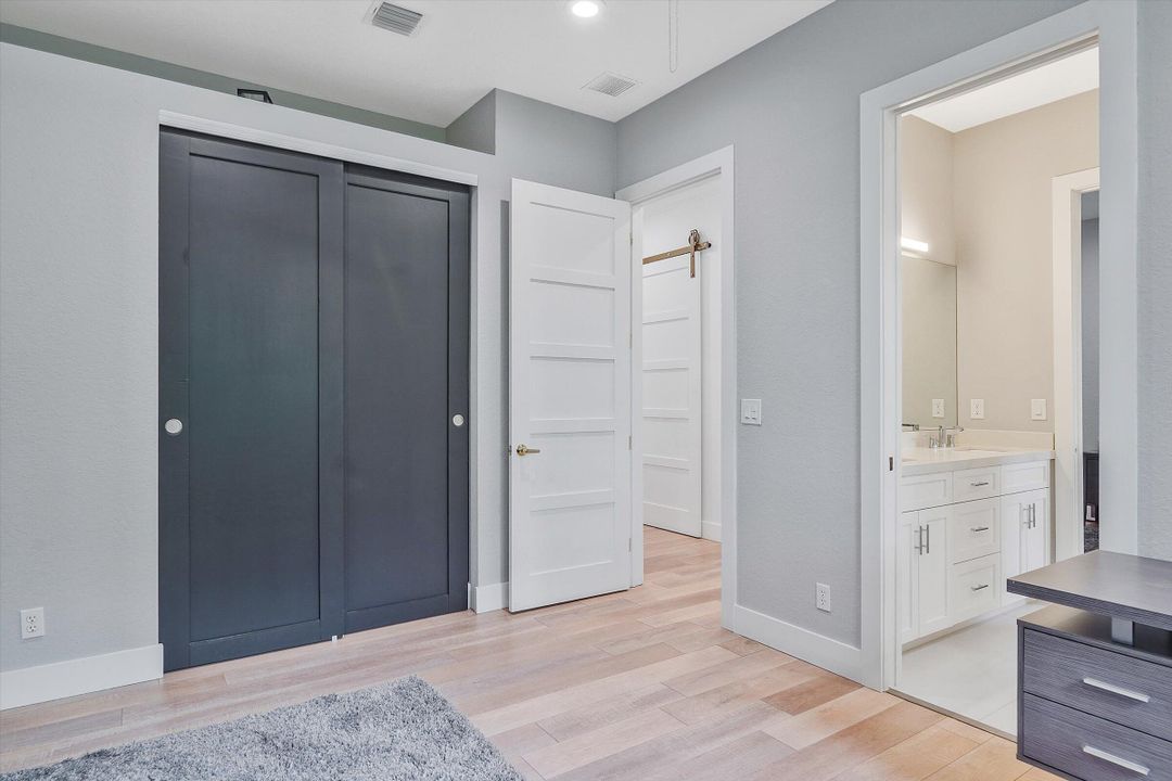 For Rent: $7,750 (5 beds, 3 baths, 3399 Square Feet)