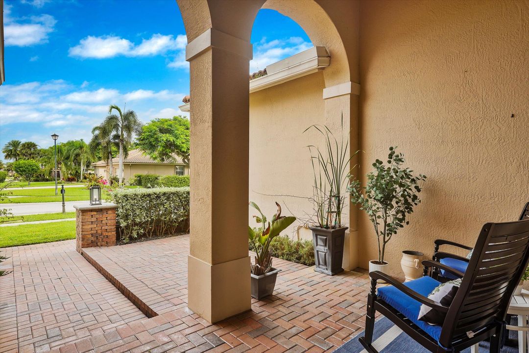 For Rent: $7,750 (5 beds, 3 baths, 3399 Square Feet)