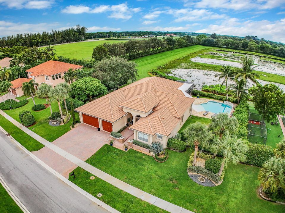 For Rent: $7,750 (5 beds, 3 baths, 3399 Square Feet)