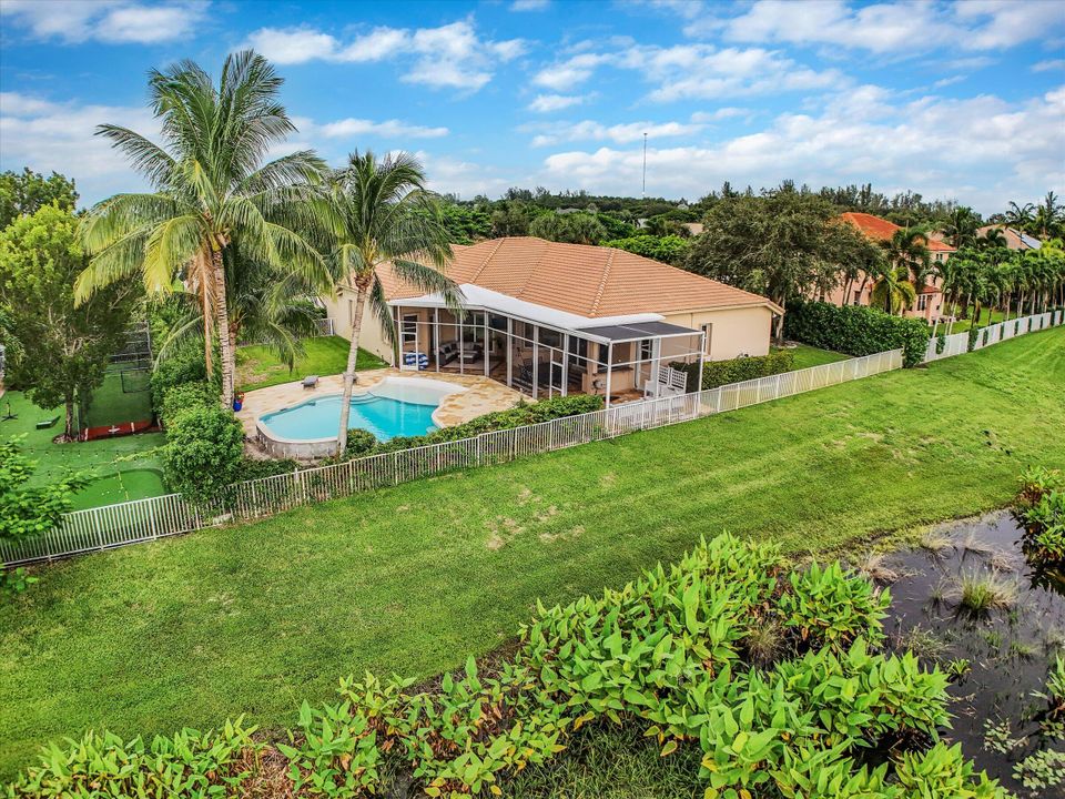 For Rent: $7,750 (5 beds, 3 baths, 3399 Square Feet)