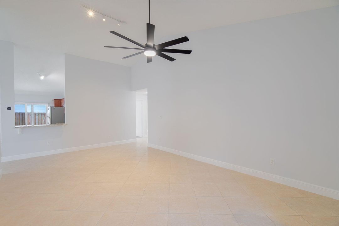 出租: $2,750 (3 贝兹, 2 浴室, 1368 平方英尺)