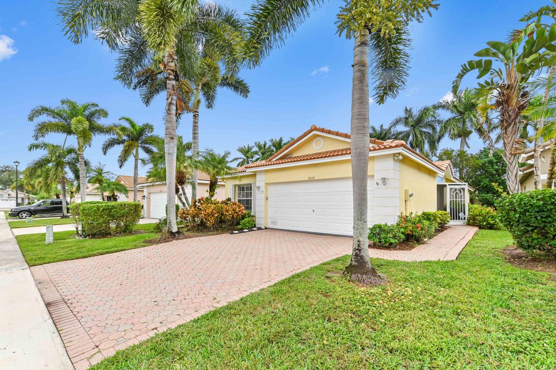 На продажу: $429,900 (3 спален, 2 ванн, 1720 Квадратных фут)