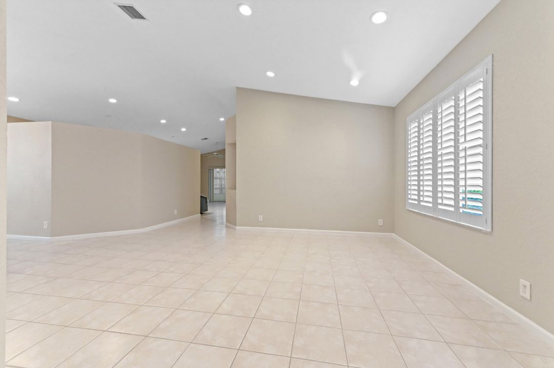 На продажу: $429,900 (3 спален, 2 ванн, 1720 Квадратных фут)