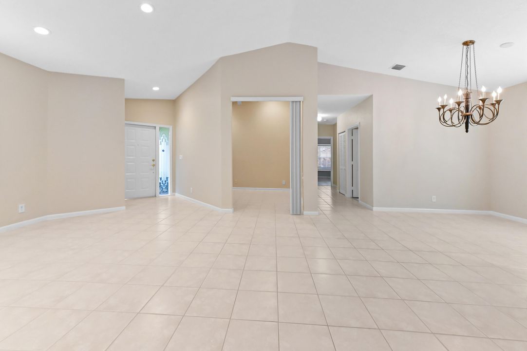 На продажу: $429,900 (3 спален, 2 ванн, 1720 Квадратных фут)