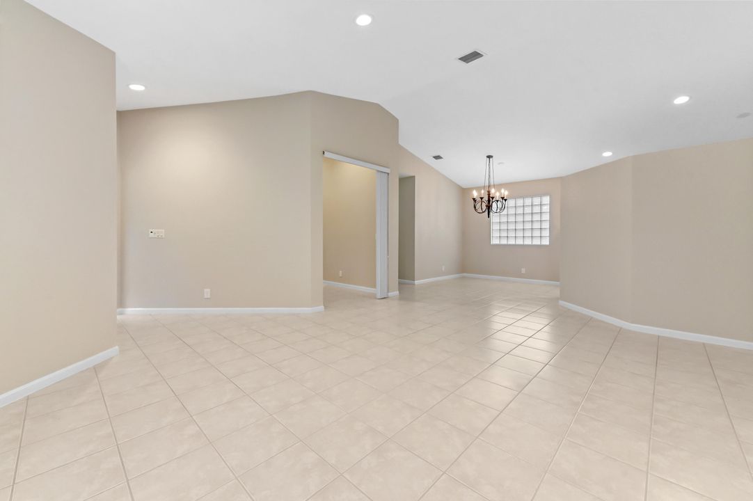 На продажу: $429,900 (3 спален, 2 ванн, 1720 Квадратных фут)