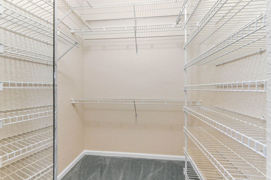 На продажу: $429,900 (3 спален, 2 ванн, 1720 Квадратных фут)