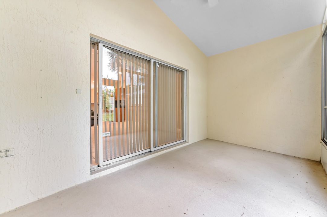 На продажу: $429,900 (3 спален, 2 ванн, 1720 Квадратных фут)