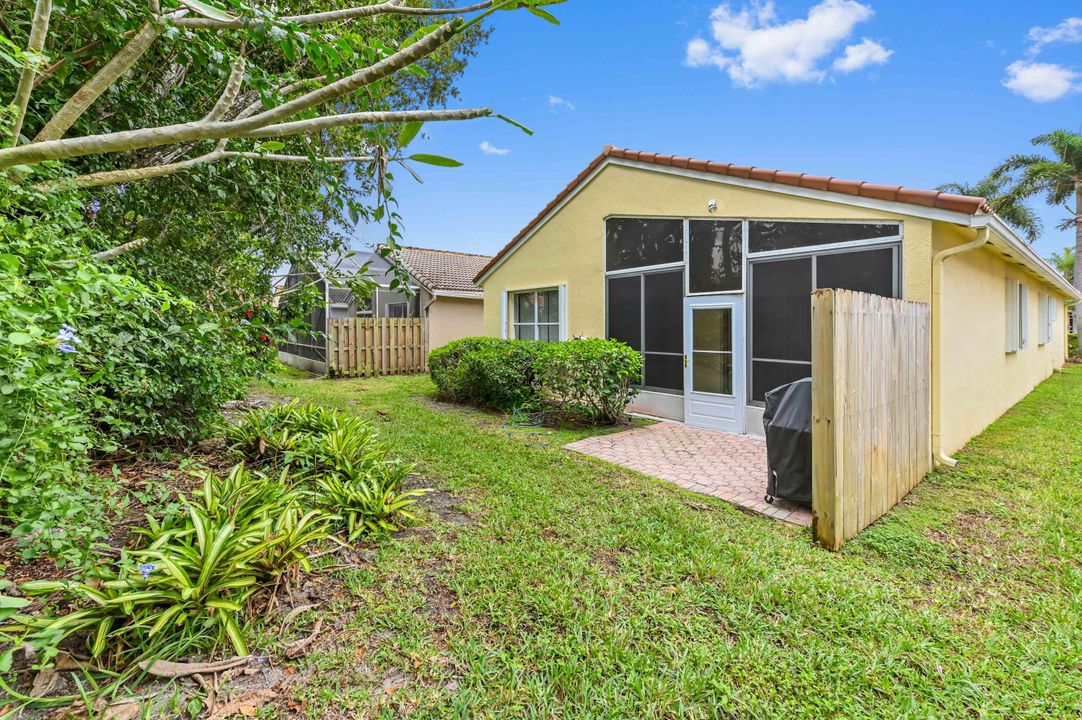 На продажу: $429,900 (3 спален, 2 ванн, 1720 Квадратных фут)