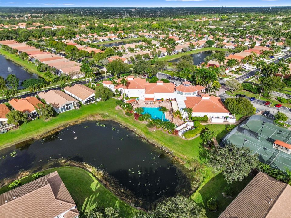 На продажу: $429,900 (3 спален, 2 ванн, 1720 Квадратных фут)