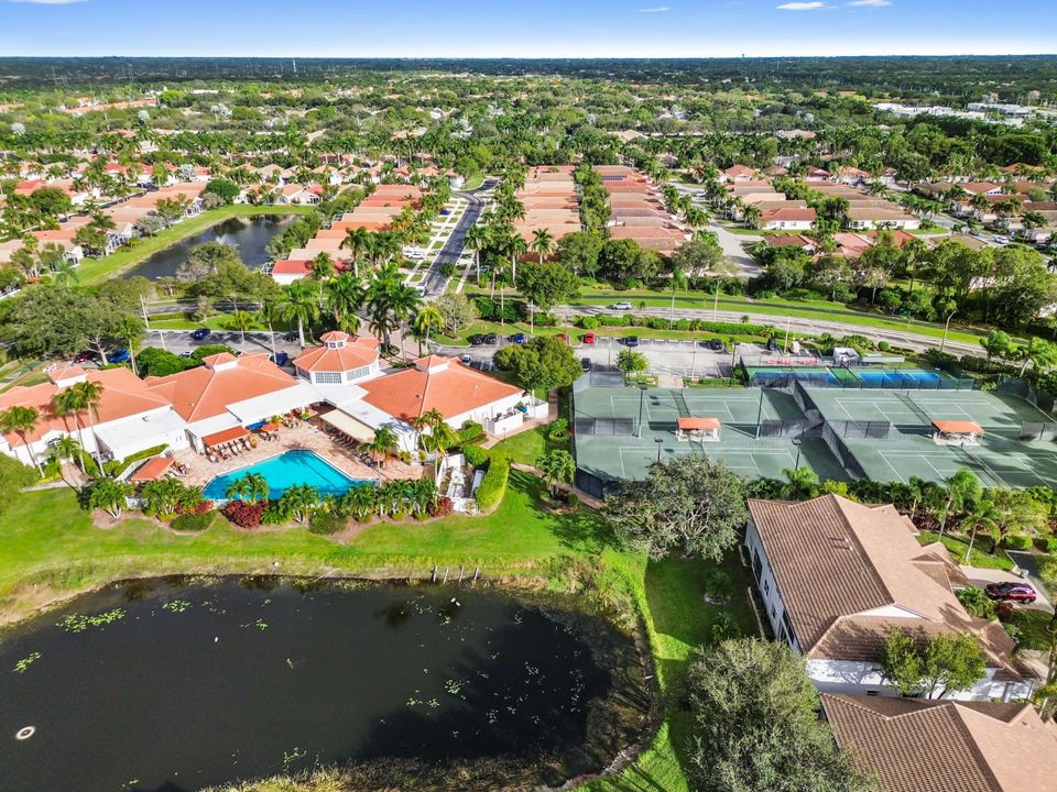 На продажу: $429,900 (3 спален, 2 ванн, 1720 Квадратных фут)