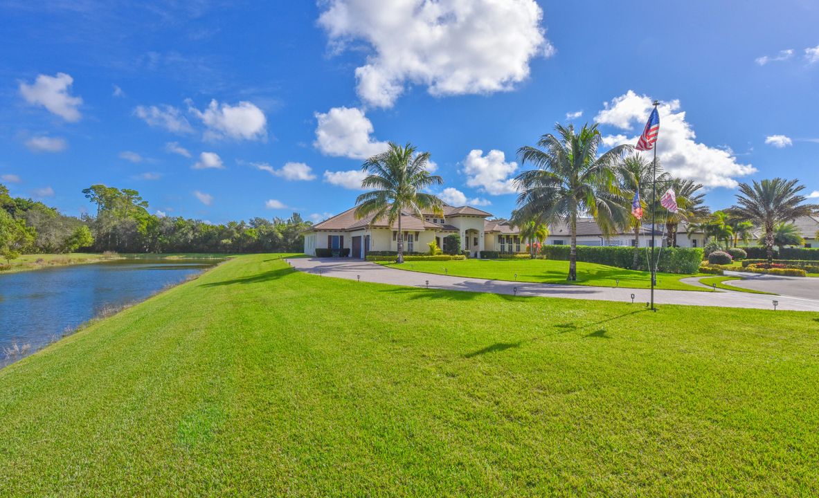 For Sale: $2,650,000 (6 beds, 5 baths, 4539 Square Feet)