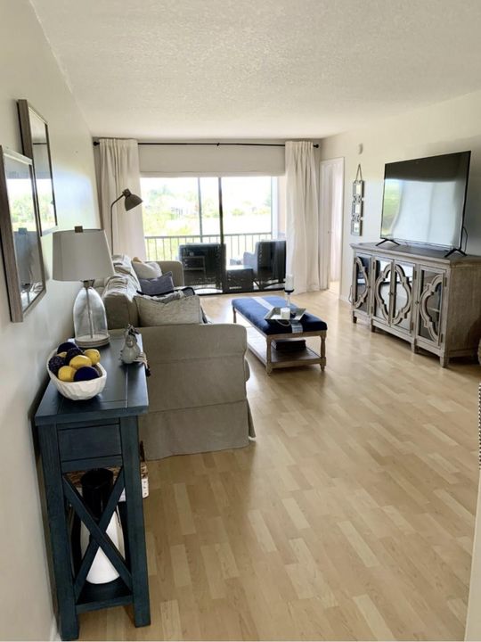 待售: $310,000 (2 贝兹, 2 浴室, 1000 平方英尺)