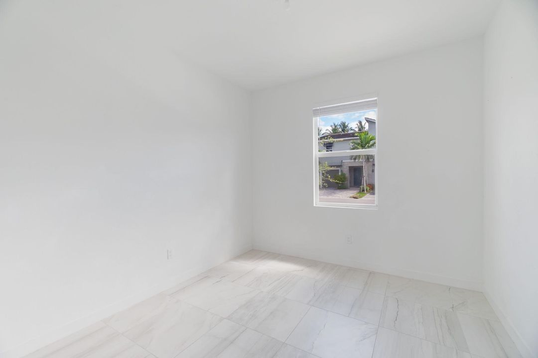 出租: $3,450 (4 贝兹, 3 浴室, 1883 平方英尺)