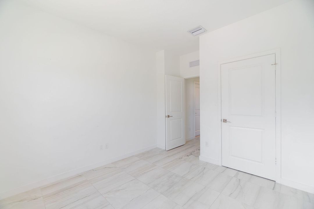 出租: $3,450 (4 贝兹, 3 浴室, 1883 平方英尺)