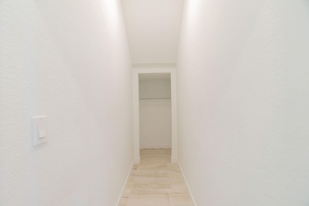 出租: $3,450 (4 贝兹, 3 浴室, 1883 平方英尺)