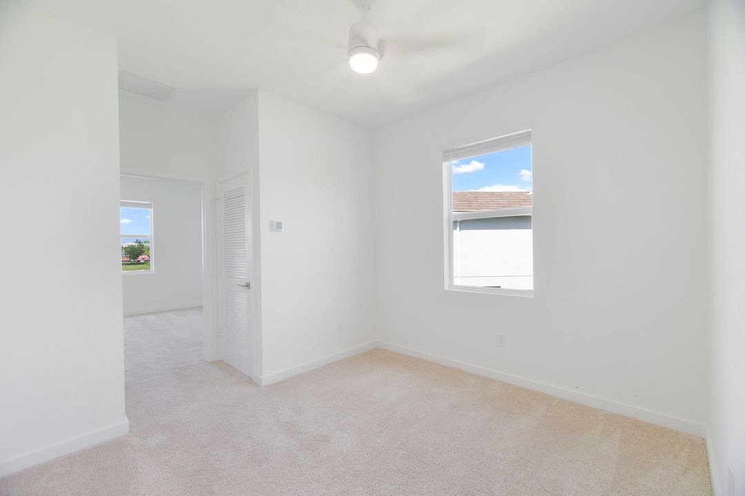 出租: $3,450 (4 贝兹, 3 浴室, 1883 平方英尺)