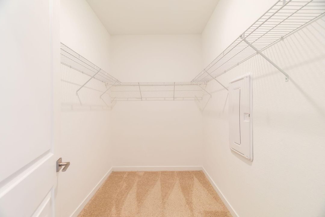 出租: $3,450 (4 贝兹, 3 浴室, 1883 平方英尺)