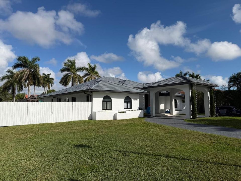 На продажу: $1,680,000 (6 спален, 4 ванн, 3300 Квадратных фут)