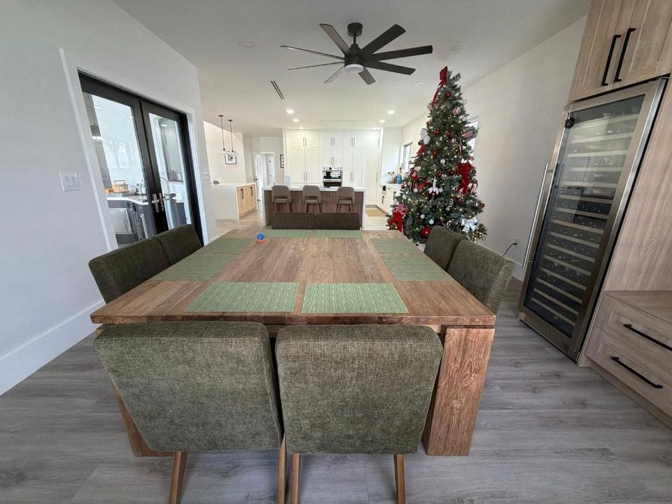 На продажу: $1,680,000 (6 спален, 4 ванн, 3300 Квадратных фут)