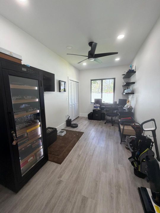 На продажу: $1,680,000 (6 спален, 4 ванн, 3300 Квадратных фут)