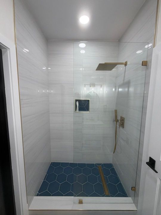 На продажу: $1,680,000 (6 спален, 4 ванн, 3300 Квадратных фут)