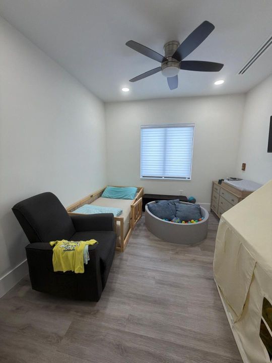 На продажу: $1,680,000 (6 спален, 4 ванн, 3300 Квадратных фут)