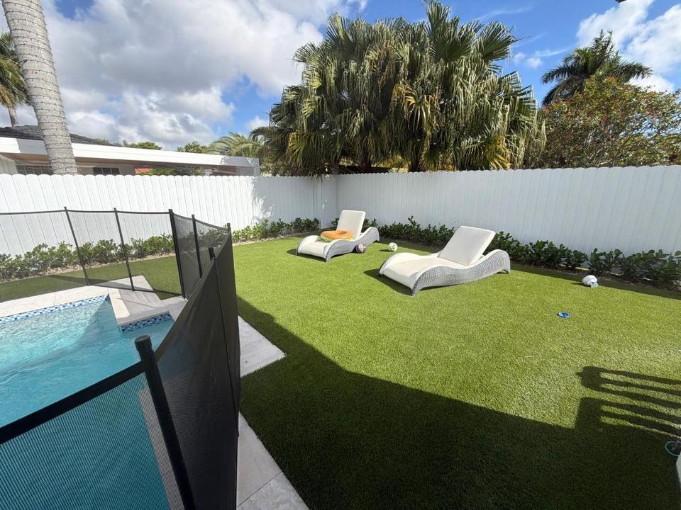 На продажу: $1,680,000 (6 спален, 4 ванн, 3300 Квадратных фут)