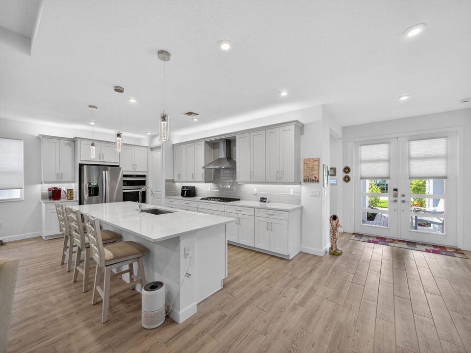 На продажу: $450,000 (2 спален, 2 ванн, 1969 Квадратных фут)