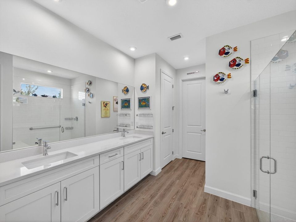 На продажу: $450,000 (2 спален, 2 ванн, 1969 Квадратных фут)