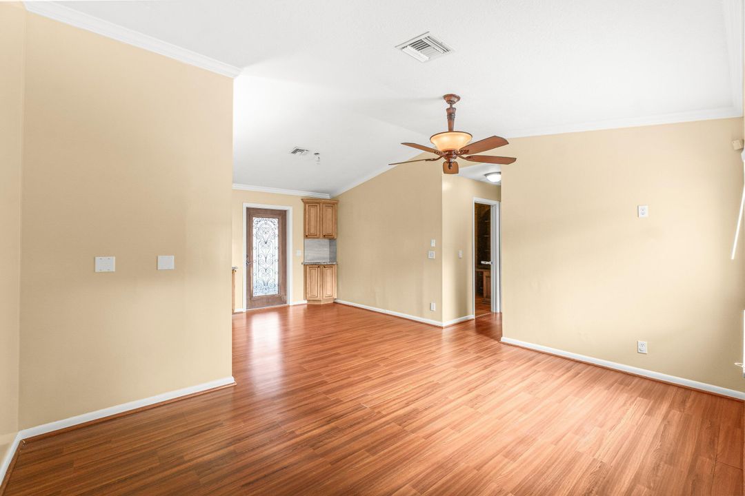 For Rent: $3,000 (3 beds, 2 baths, 1380 Square Feet)