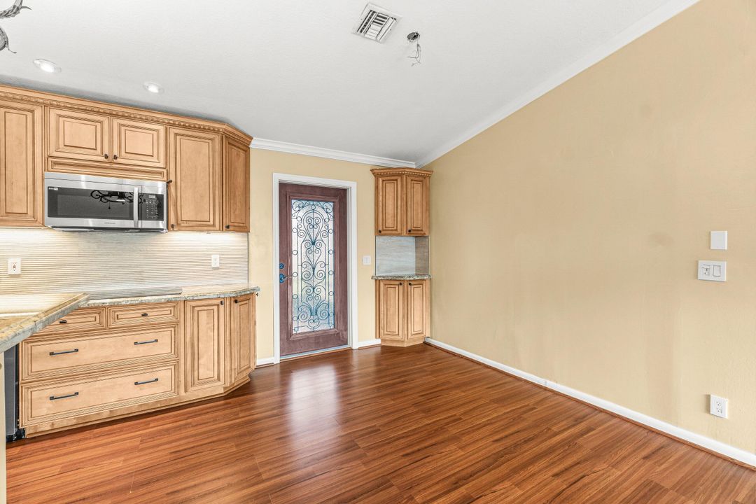 For Rent: $3,000 (3 beds, 2 baths, 1380 Square Feet)