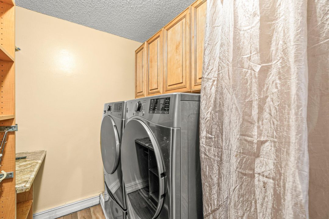 For Rent: $3,000 (3 beds, 2 baths, 1380 Square Feet)