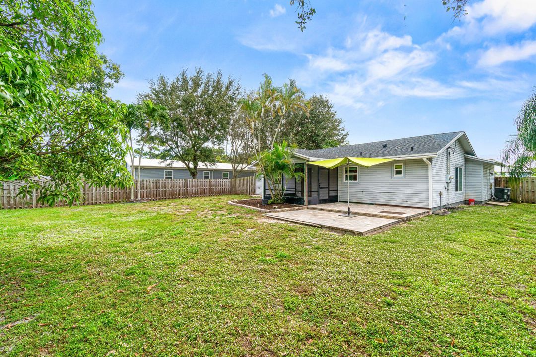 For Rent: $3,000 (3 beds, 2 baths, 1380 Square Feet)