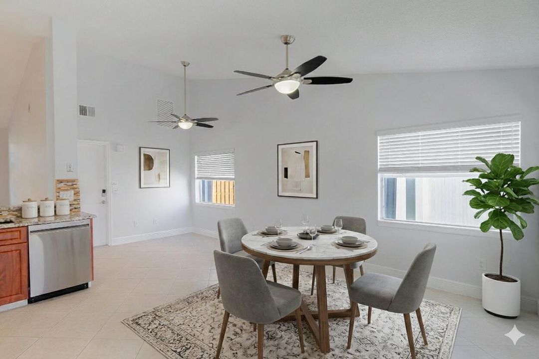 合同活跃: $2,750 (3 贝兹, 2 浴室, 1368 平方英尺)