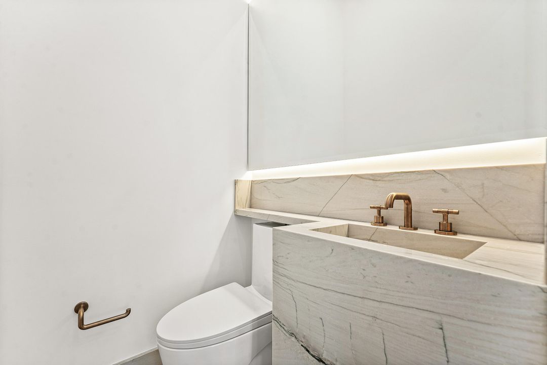 For Sale: $1,450,000 (3 beds, 2 baths, 1965 Square Feet)