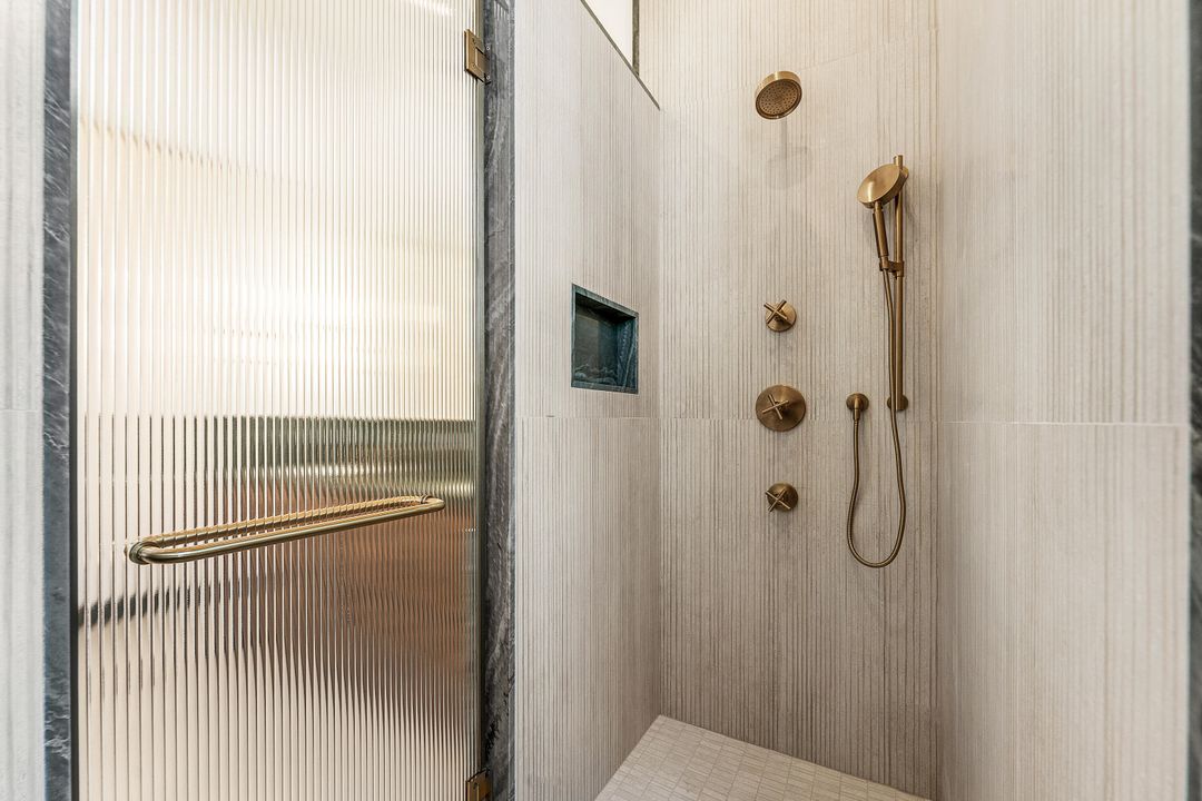 For Sale: $1,450,000 (3 beds, 2 baths, 1965 Square Feet)