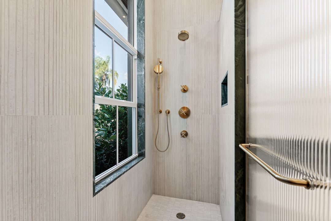 For Sale: $1,450,000 (3 beds, 2 baths, 1965 Square Feet)