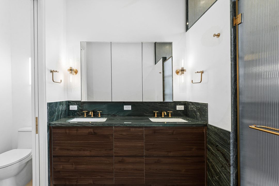 For Sale: $1,450,000 (3 beds, 2 baths, 1965 Square Feet)