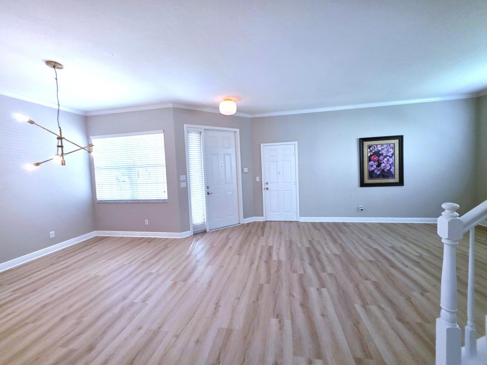 For Rent: $3,000 (4 beds, 2 baths, 2238 Square Feet)