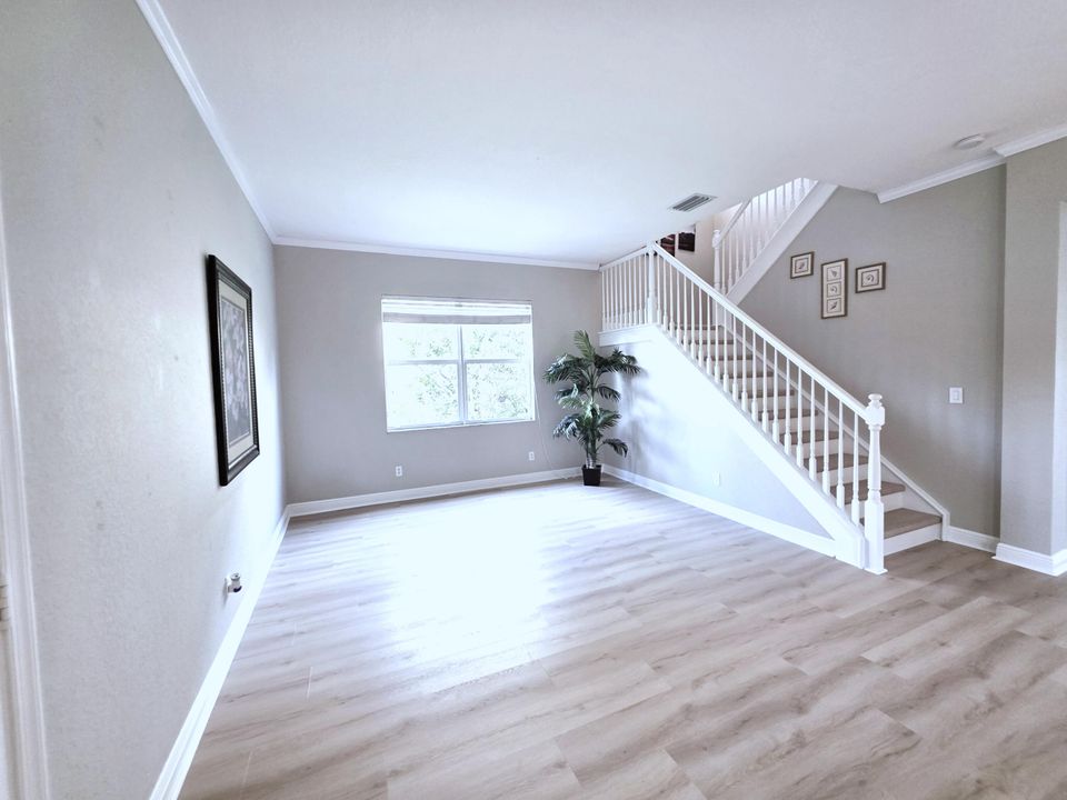 For Rent: $3,000 (4 beds, 2 baths, 2238 Square Feet)