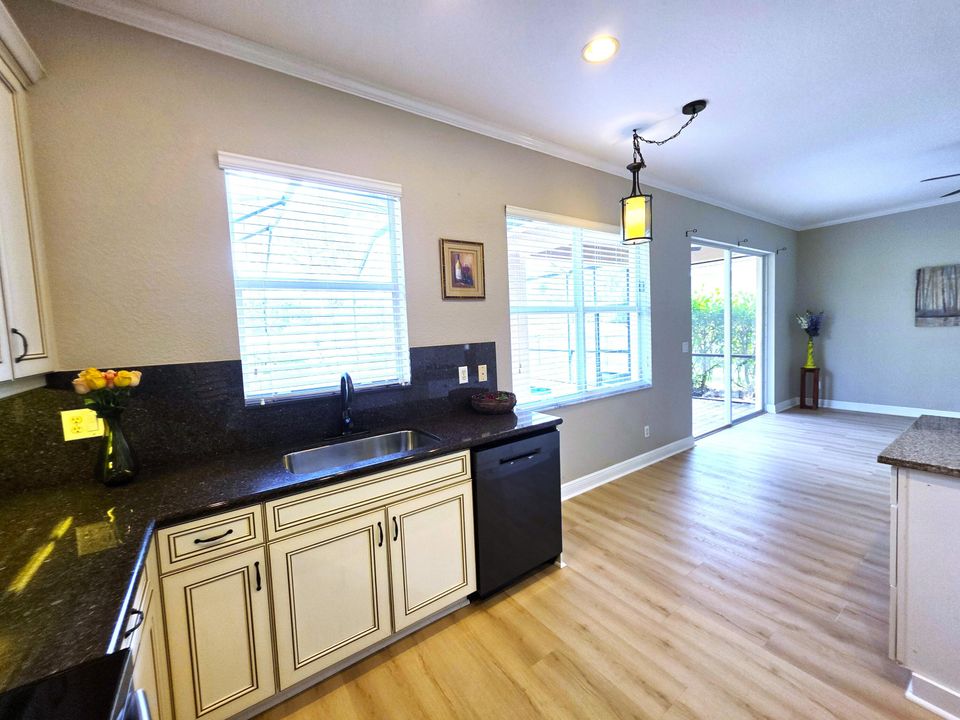 For Rent: $3,000 (4 beds, 2 baths, 2238 Square Feet)