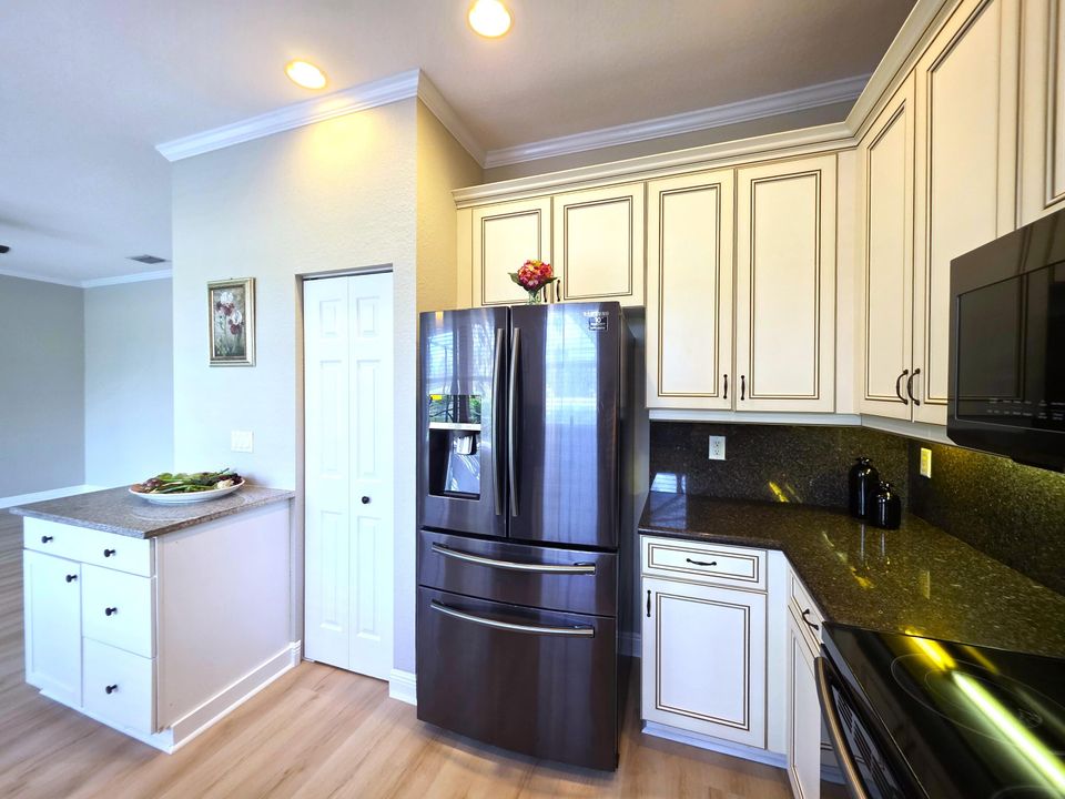 For Rent: $3,000 (4 beds, 2 baths, 2238 Square Feet)