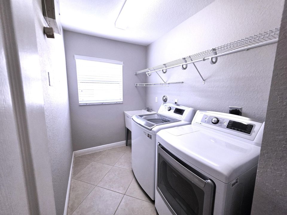 For Rent: $3,000 (4 beds, 2 baths, 2238 Square Feet)