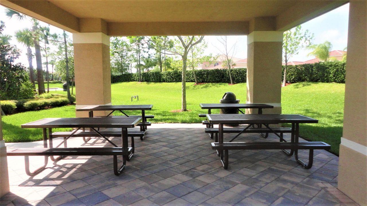 For Rent: $3,000 (4 beds, 2 baths, 2238 Square Feet)