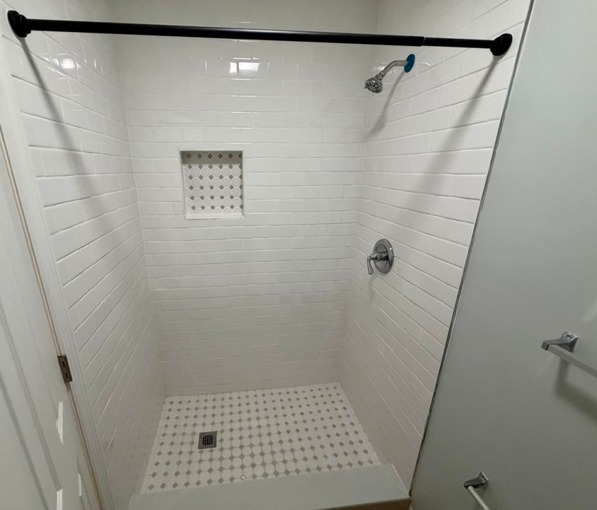 出租: $1,850 (2 贝兹, 2 浴室, 1429 平方英尺)