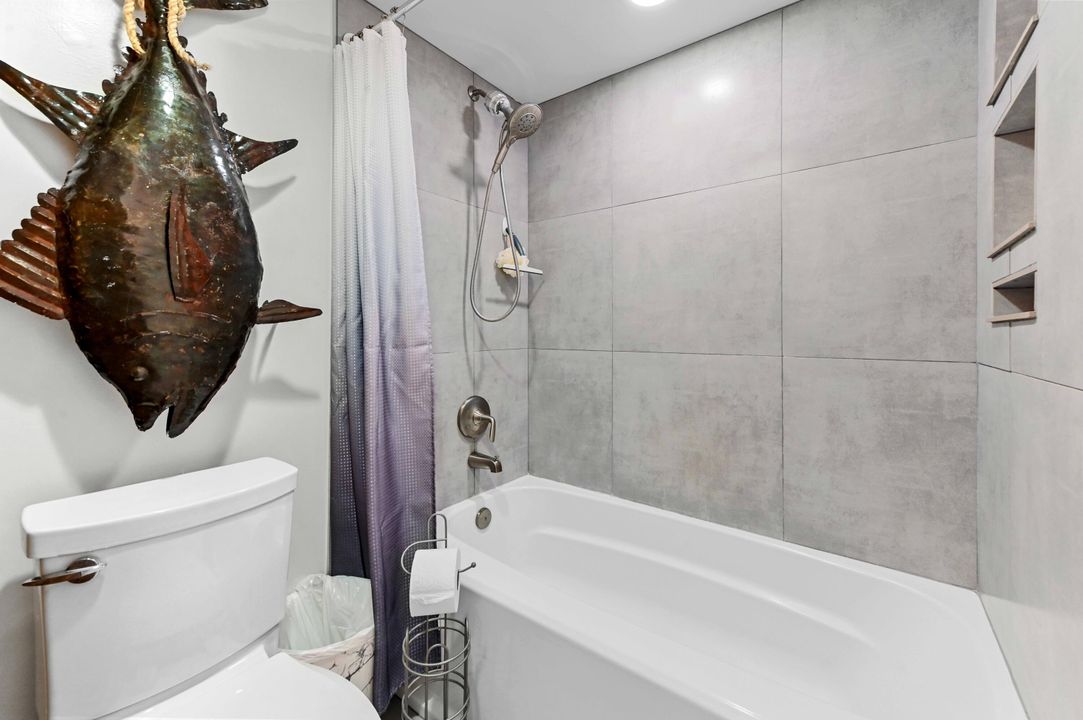 For Sale: $350,000 (2 beds, 2 baths, 1294 Square Feet)