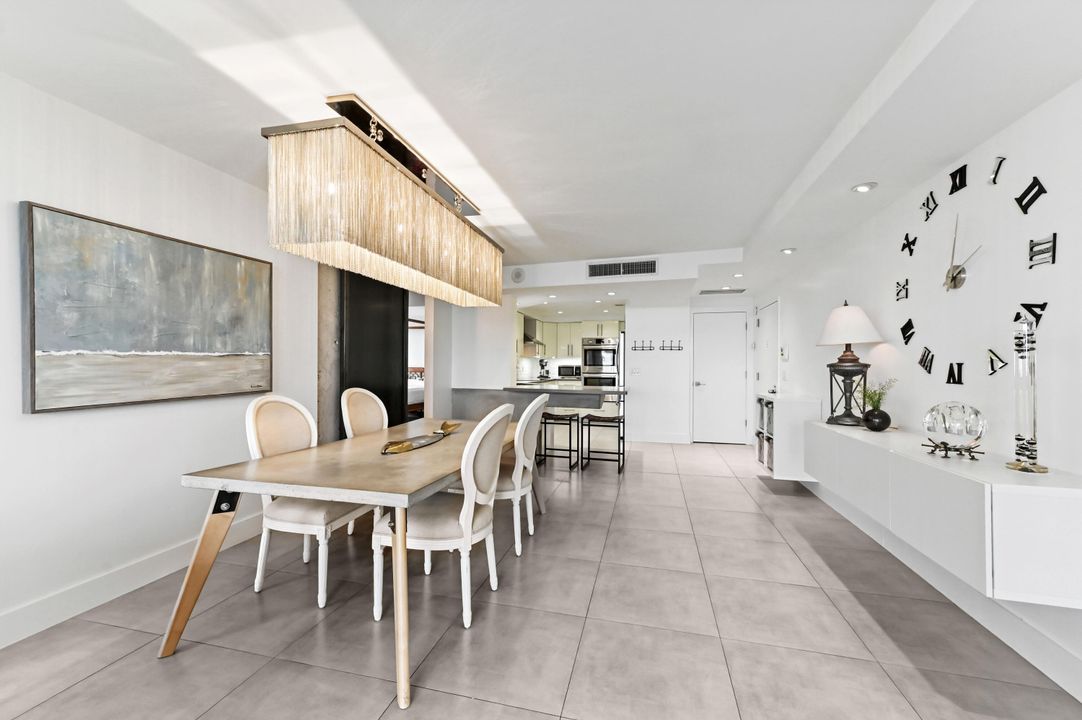 For Sale: $350,000 (2 beds, 2 baths, 1294 Square Feet)